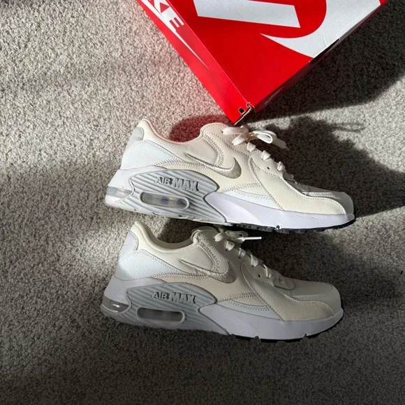 Nike Women's Air Max Excee Sneakers - Picture 3 of 4